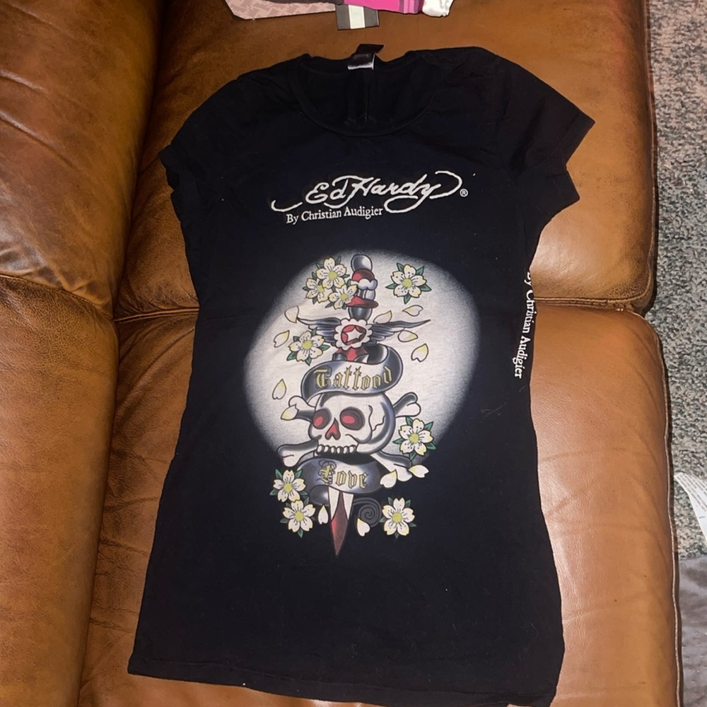 Ed Hardy Tee size Medium